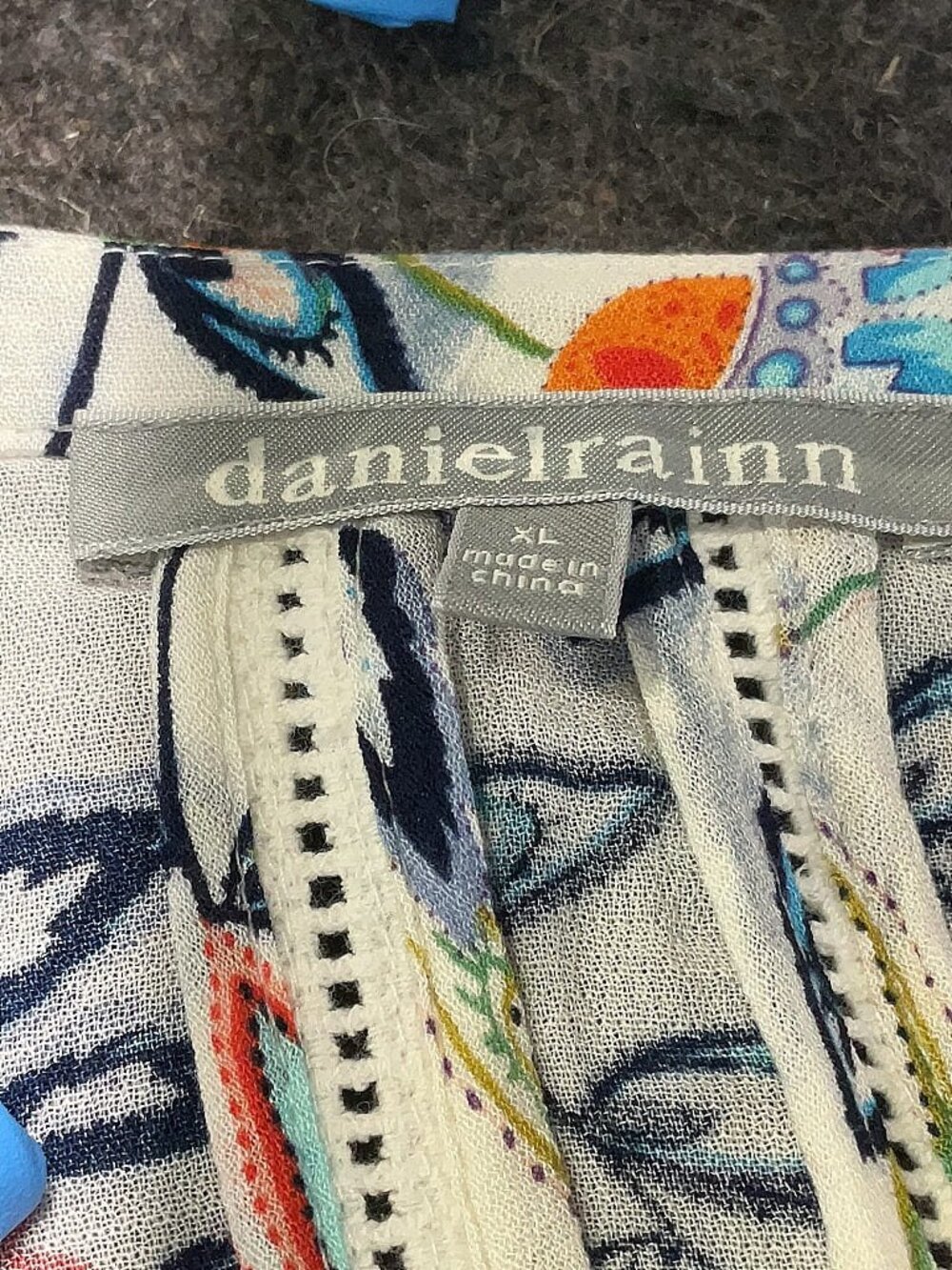 Daniel Rainn Floral Print Top; 100% Rayon; Size XL; Flowy; EUC - Picture 3 of 3
